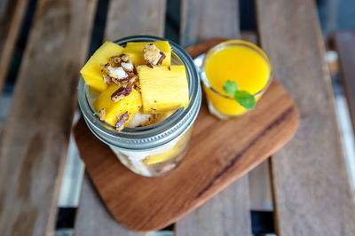 לחתוך מנגו בלי לחרב את המטבח. הצעת הגשה - מתכון למטה