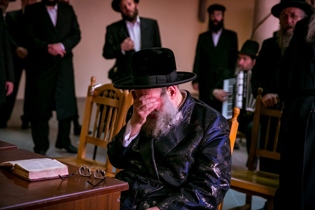 צפו בוידאו: מונה ו"נרננה" שרים לנגידי חסידות ספינקא