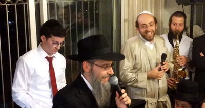 וידאו מרגש: בר מצווה עם גדולי הזמר החסידי