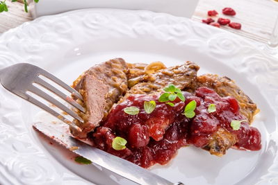 משודרגים. כבדי עוף מצופים ברוטב דודבנים