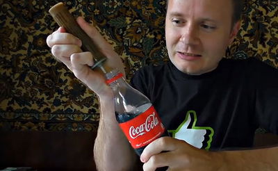 אל תנסו בבית: הפך בקבוק "קוקה קולה" לרקטה