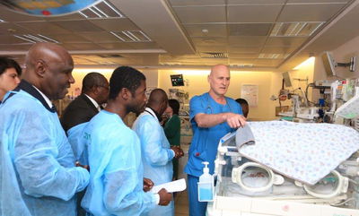 המשלחת מחוף השנהב בפגיית בית החולים מעייני הישועה