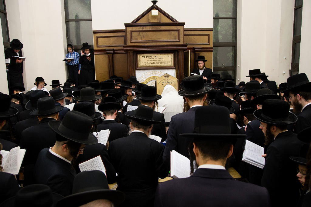 גלריה: סליחות אצל אדמו"רי ורבני בורו פארק