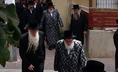 הרבי מויז'ניץ הזמין את אחיו הרבי מויז'ניץ למעמד הגדול