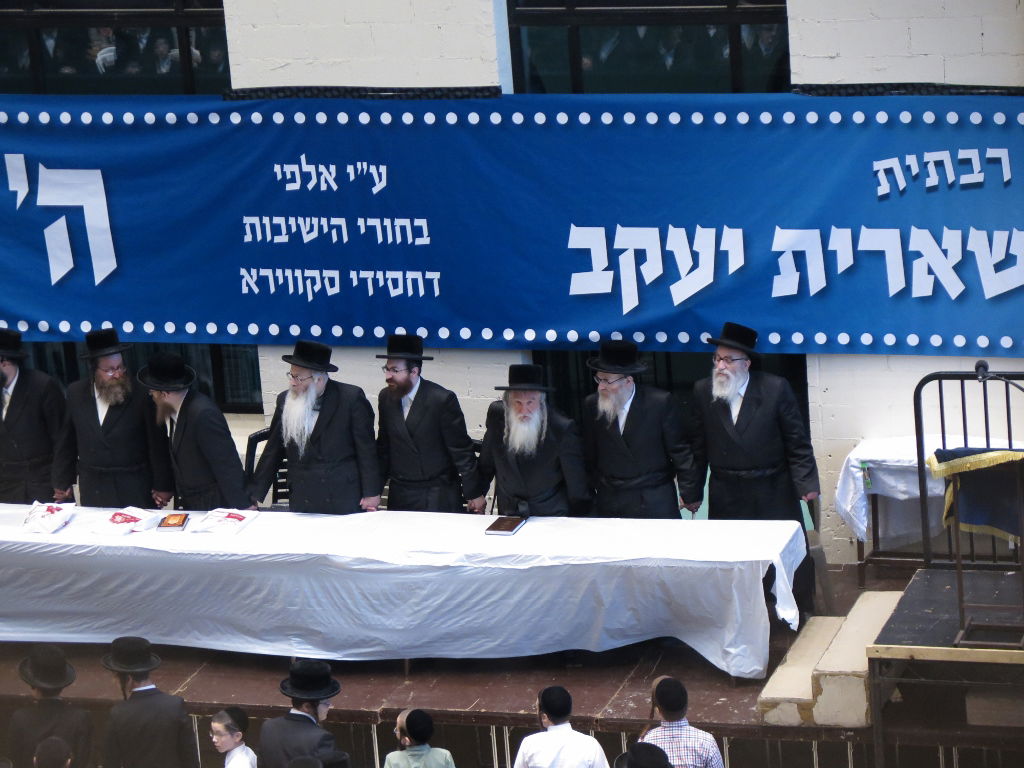 תיעוד: בחורי סקווירא בכינוס חיזוק עם האדמו"ר