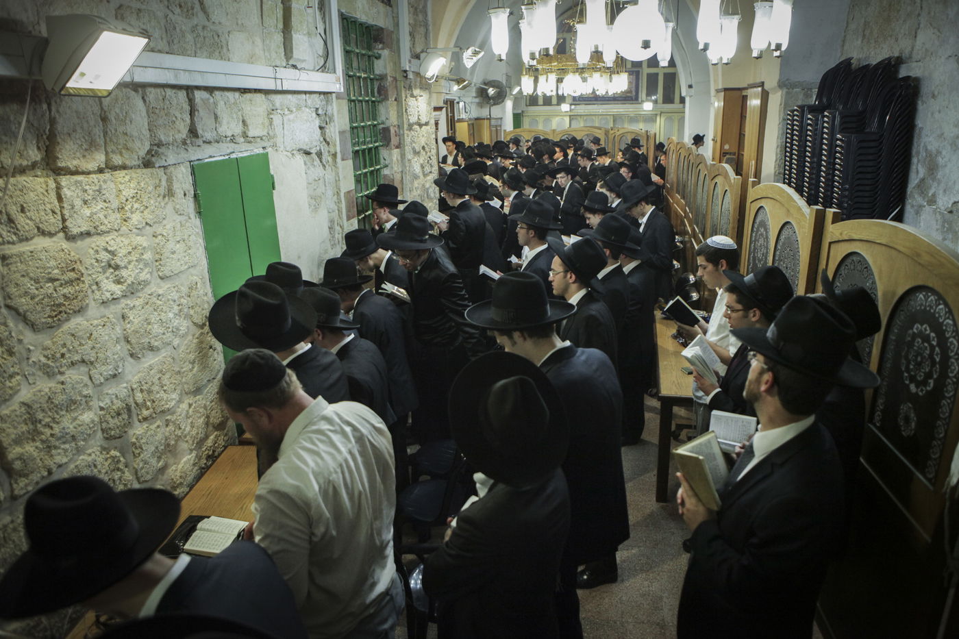 סליחות בערב ראש השנה במערת המכפלה. תיעוד