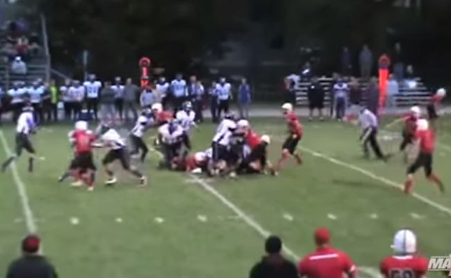 שחקן פוטבול בעל יד אחת שבר שיא חדש בבית הספר