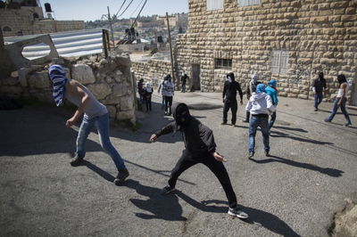 טרור האבנים בירושלים: יידוי אבנים ובקבוקי תבערה - 8 ערבים נעצרו