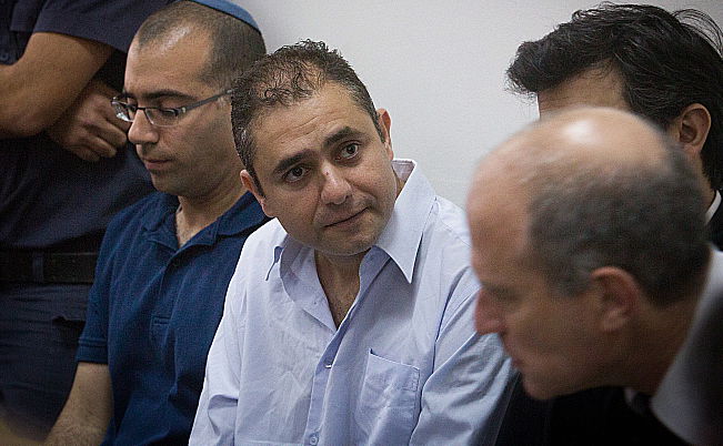 מלכה בבית המשפט. ארכיון