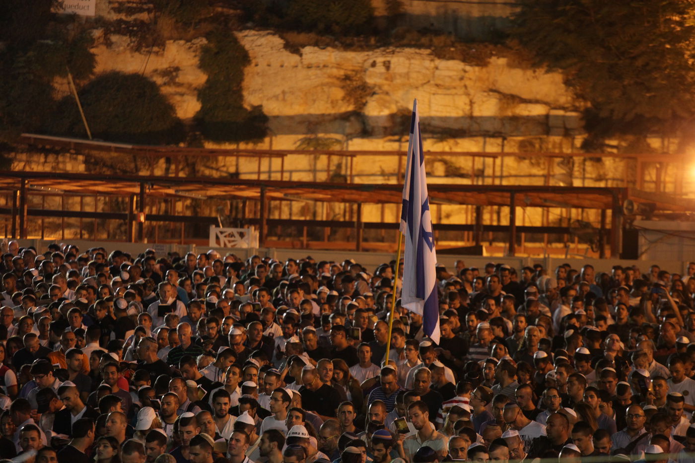תיעוד: רבבות בעצרת הסליחות בכותל המערבי