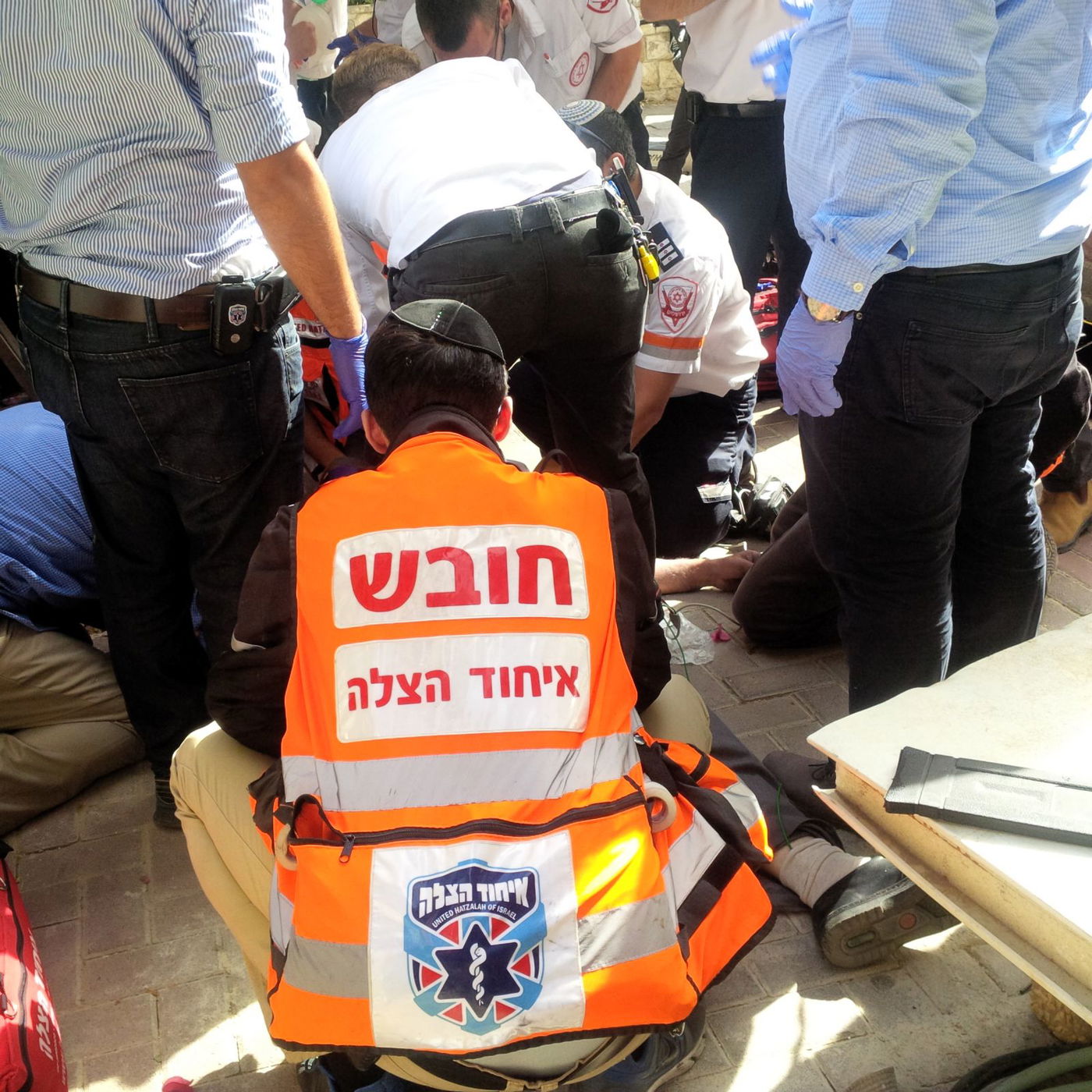 חרדי התחשמל במהלך בניית סוכה בירושלים; מצבו קשה