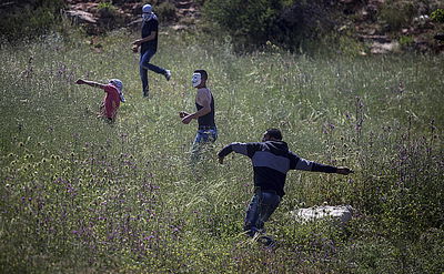 הקבינט יאשר: ירי באש חיה נגד מיידי אבנים עוד לפני שפעלו