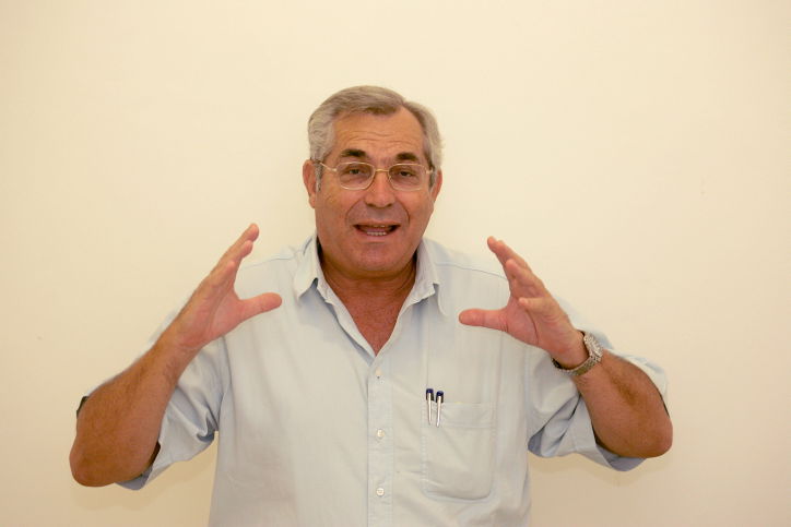 העיתונאי מוטי קירשנבאום הלך לעולמו