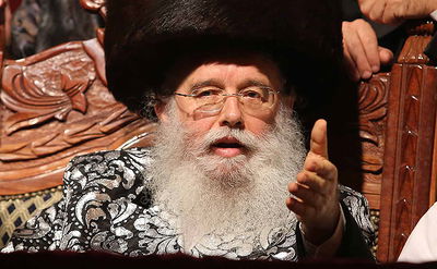 האדמו"ר ממישקולץ בשמחת בית השואבה: "המשיח כבר כאן"