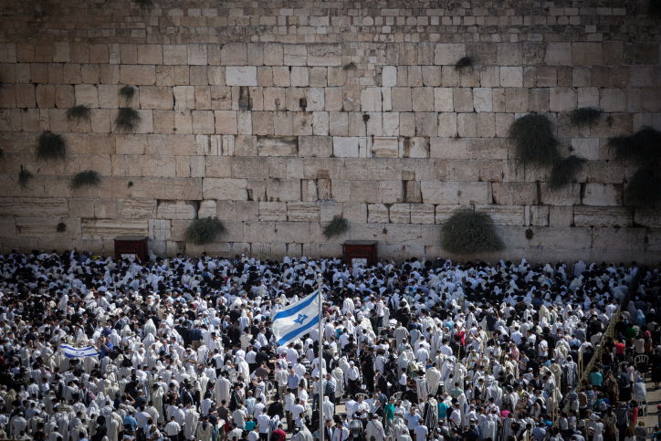 תיעוד ענק: מעמד ברכת כהנים בכותל המערבי