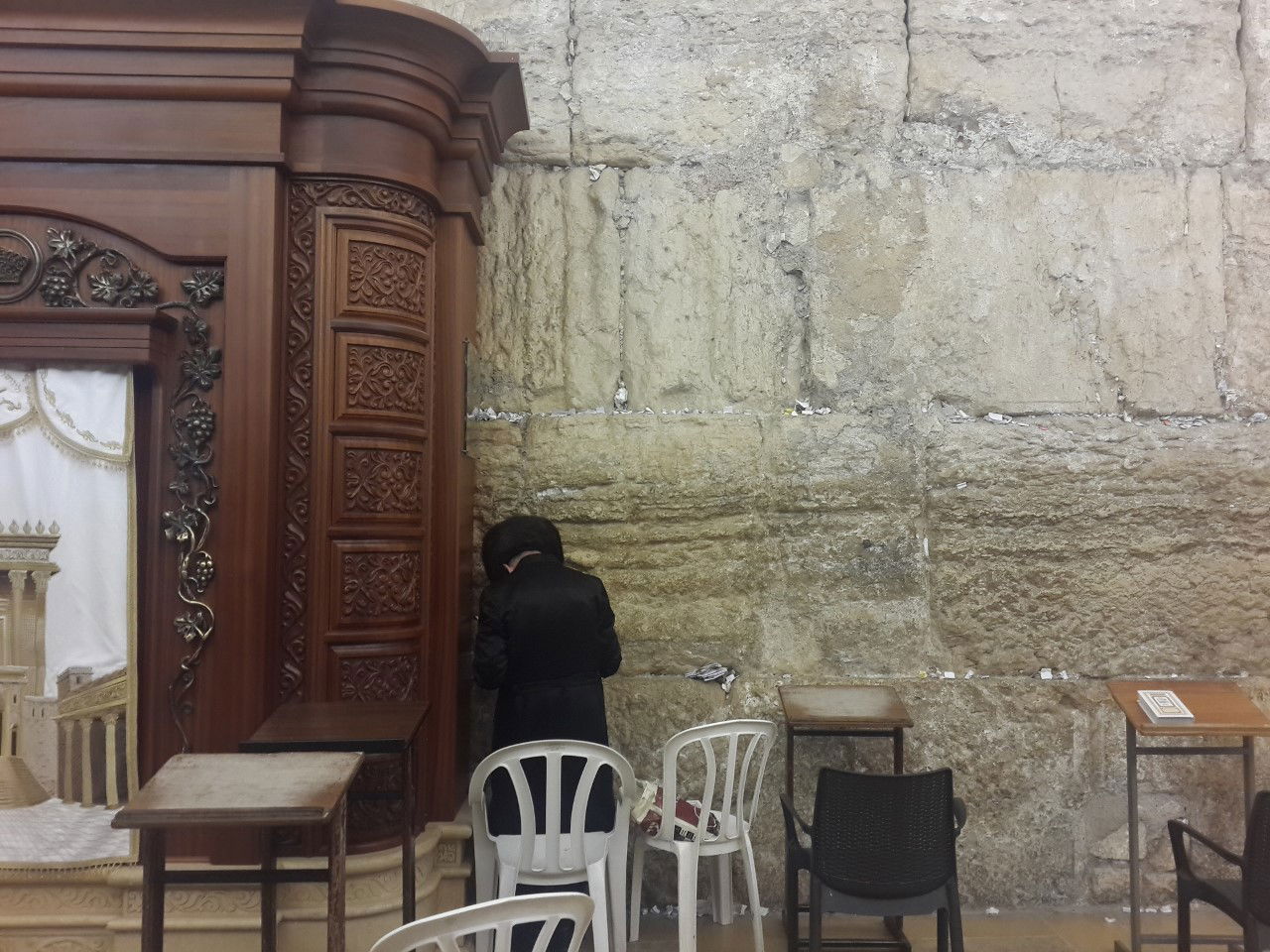 תיעוד מיוחד: הכותל המערבי באמצע הלילה