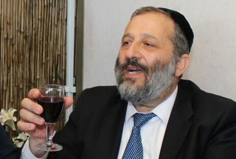 דרעי בברית לנכדו