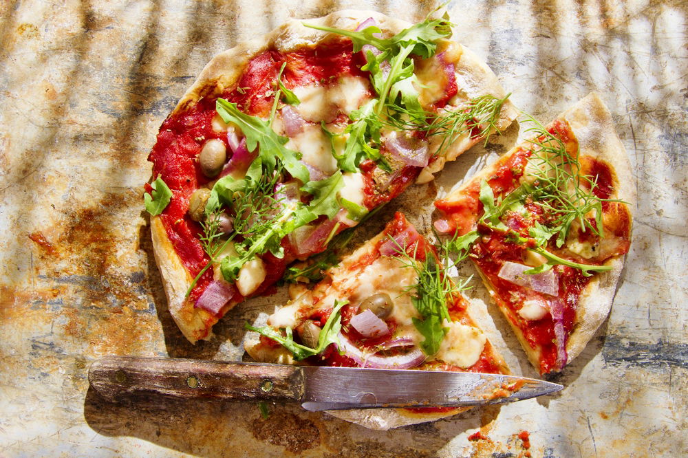 פיצה מקמח מלא, ועדיין טעימה להפליא