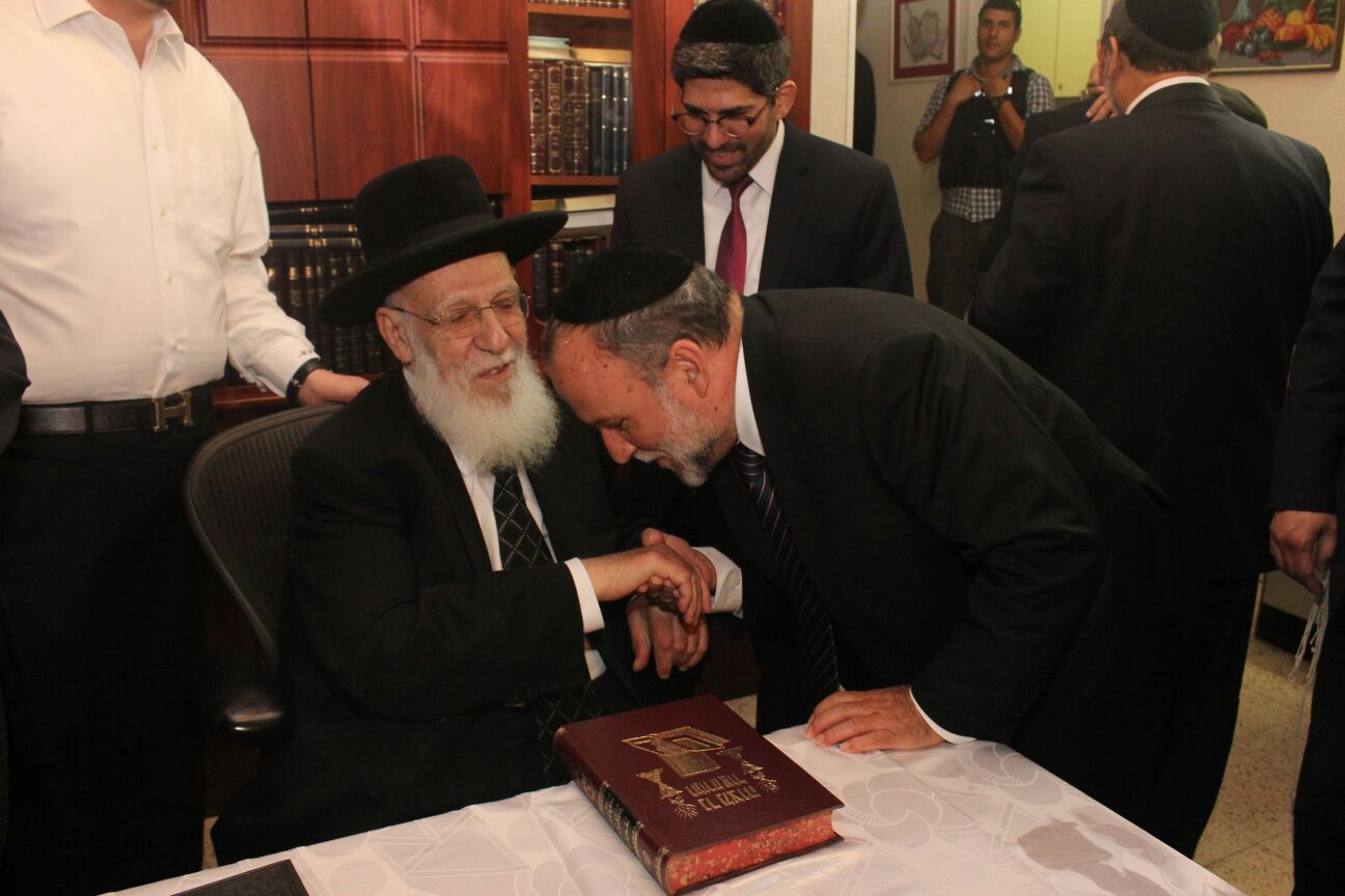 הגאון חכם שלום כהן נגד העולים להר הבית: "משוגעים"