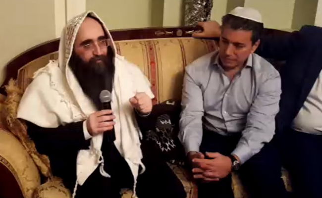 לראשונה מאז הניתוח: הרב פינטו מסר שיעור