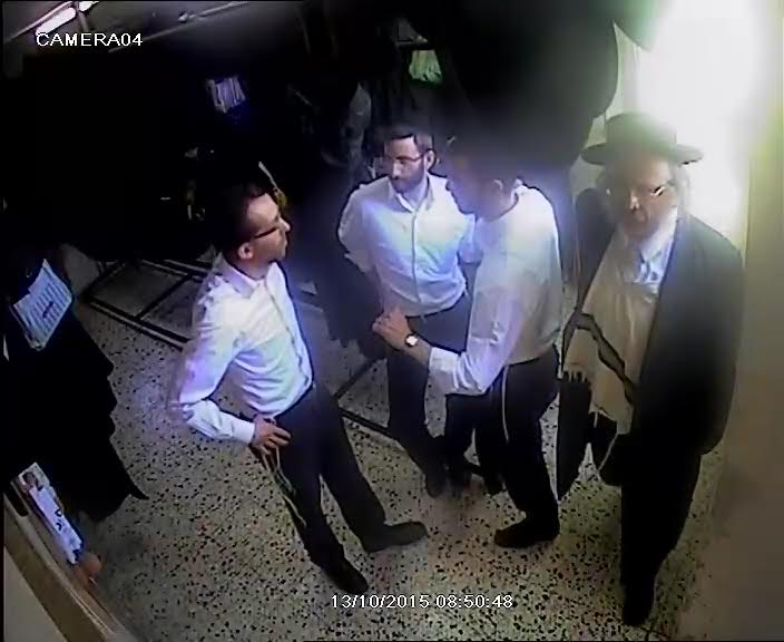 מימין: הרב קרישבסקי