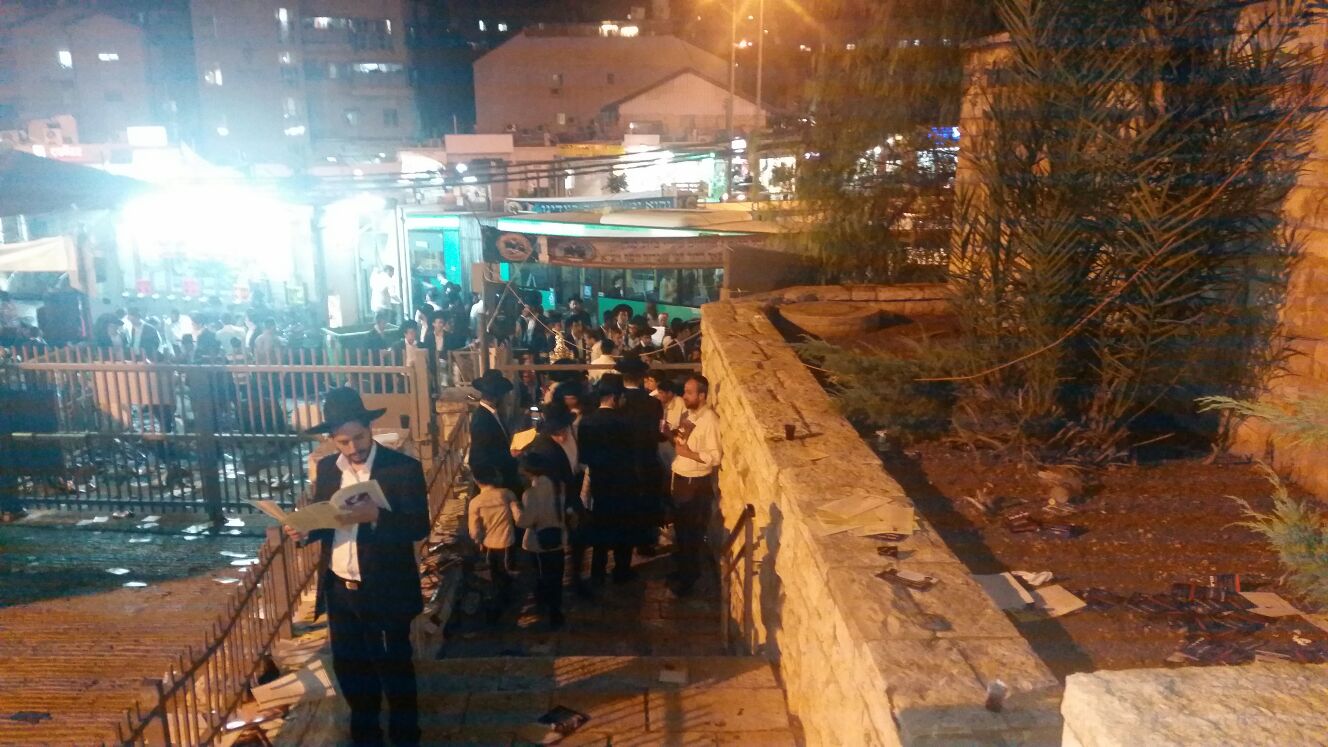 תיעוד: מתפללים על ציונו של מרן הגר"ע יוסף זצוק"ל