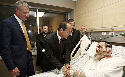 ראש עיריית ניו יורק ביקר את פצועי הפיגועים: "כשאתם מותקפים - גם אנחנו חשים מותקפים"