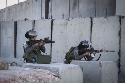 למצולמים אין קשר לנאמר בכתבה