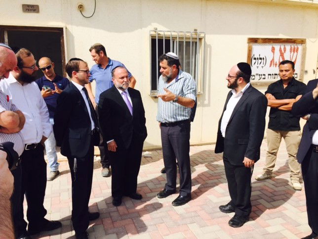 סגן שר האוצר איציק כהן סייר ביישוב תל ציון. תיעוד