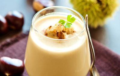 מרק פטריות וערמונים עשיר