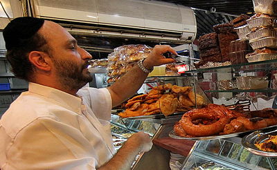 ר' חיים סאפרין ז"ל במסעדת היימישע עסין