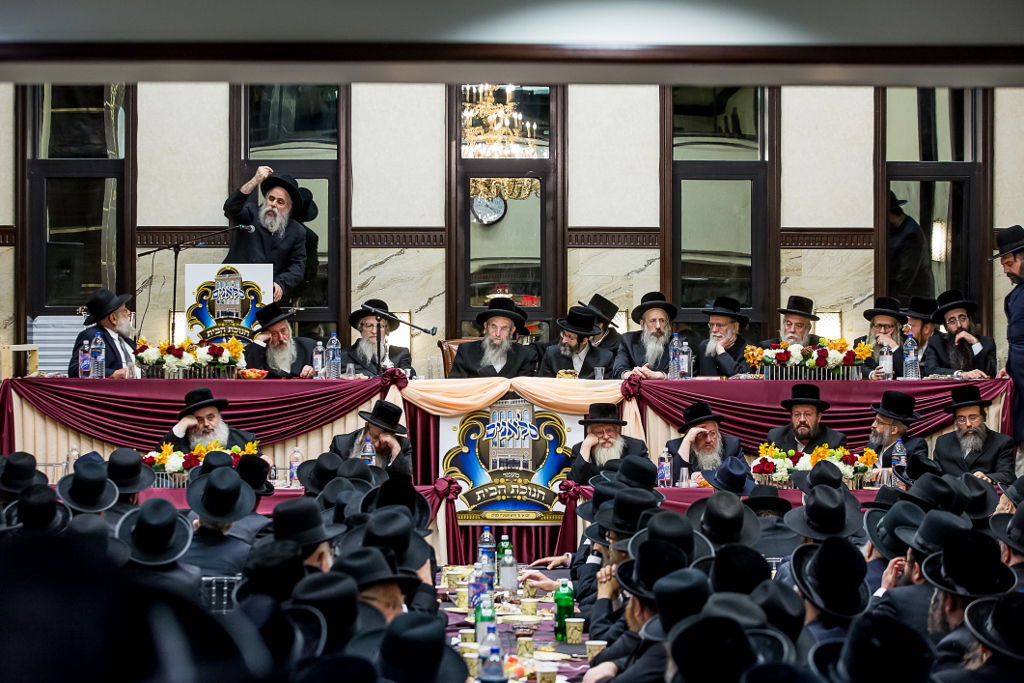 גלריה: הכנסת ספר תורה לבית המדרש של סלאנים בבורו פארק