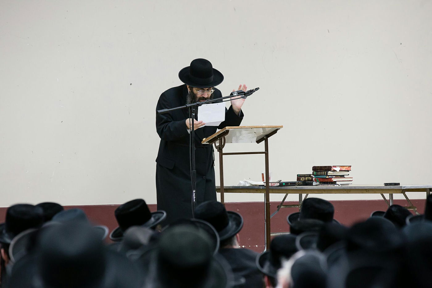 המשפיע רבי צבי מאיר זילברברג נגד פגעי הטכנולוגיה. צפו