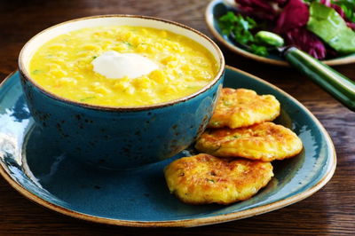 סיני סמיך וטעים. מרק תירס וג'ינג'ר