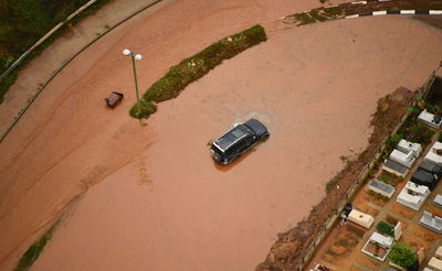 אלפים ללא חשמל; הצפות ענק בשרון • צפו בתוצאות הסערה
