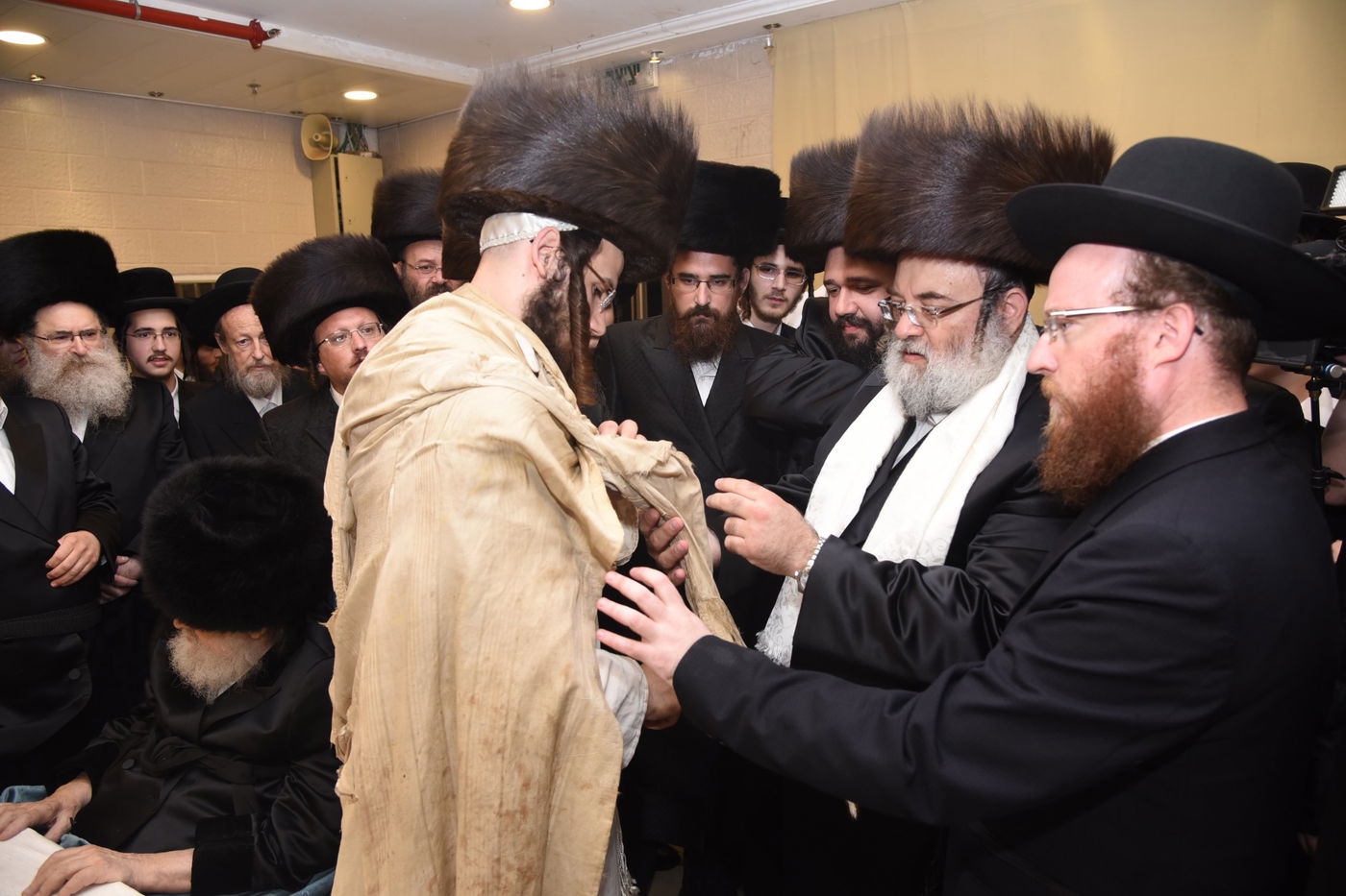 גלריה: חתונת בתו של הרב מרדכי בריסק