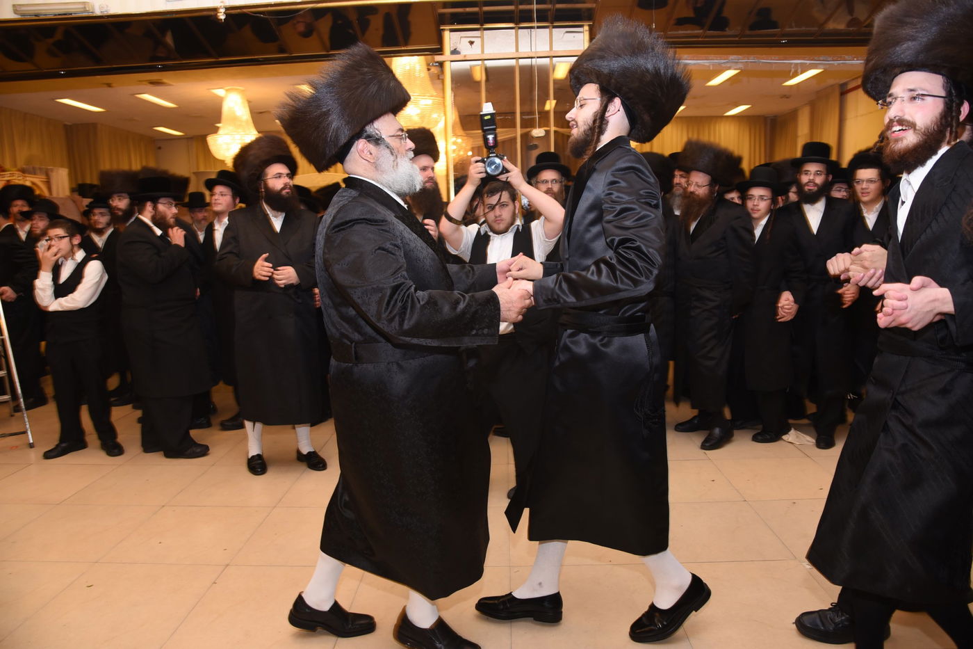 גלריה: חתונת בתו של הרב מרדכי בריסק