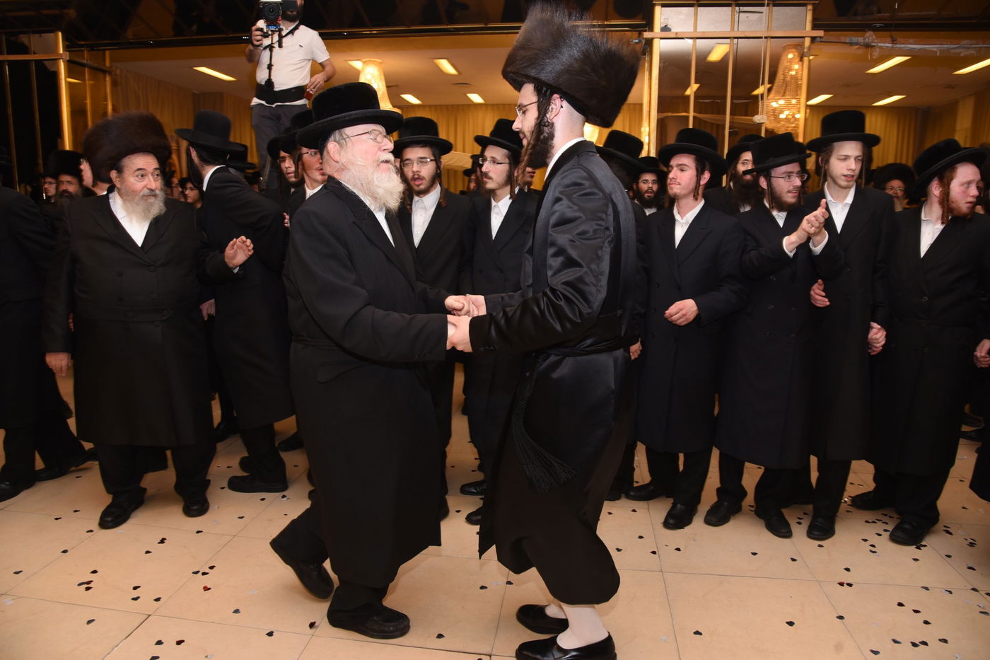 גלריה: חתונת בתו של הרב מרדכי בריסק