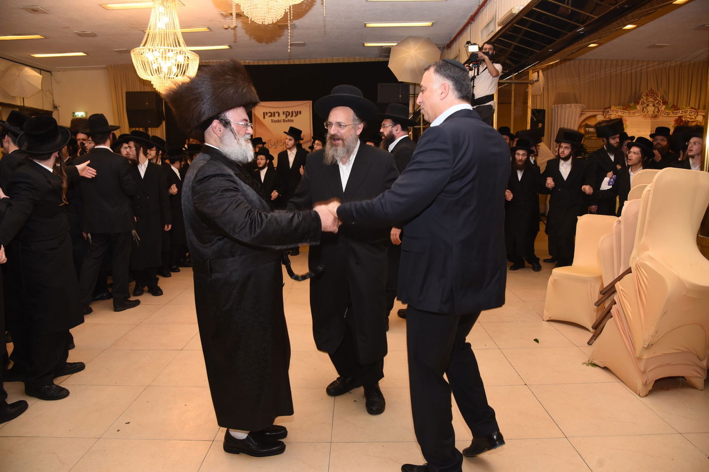 גלריה: חתונת בתו של הרב מרדכי בריסק