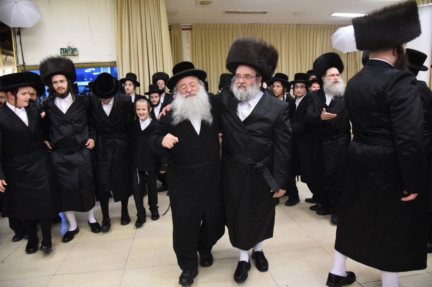 גלריה: חתונת בתו של הרב מרדכי בריסק