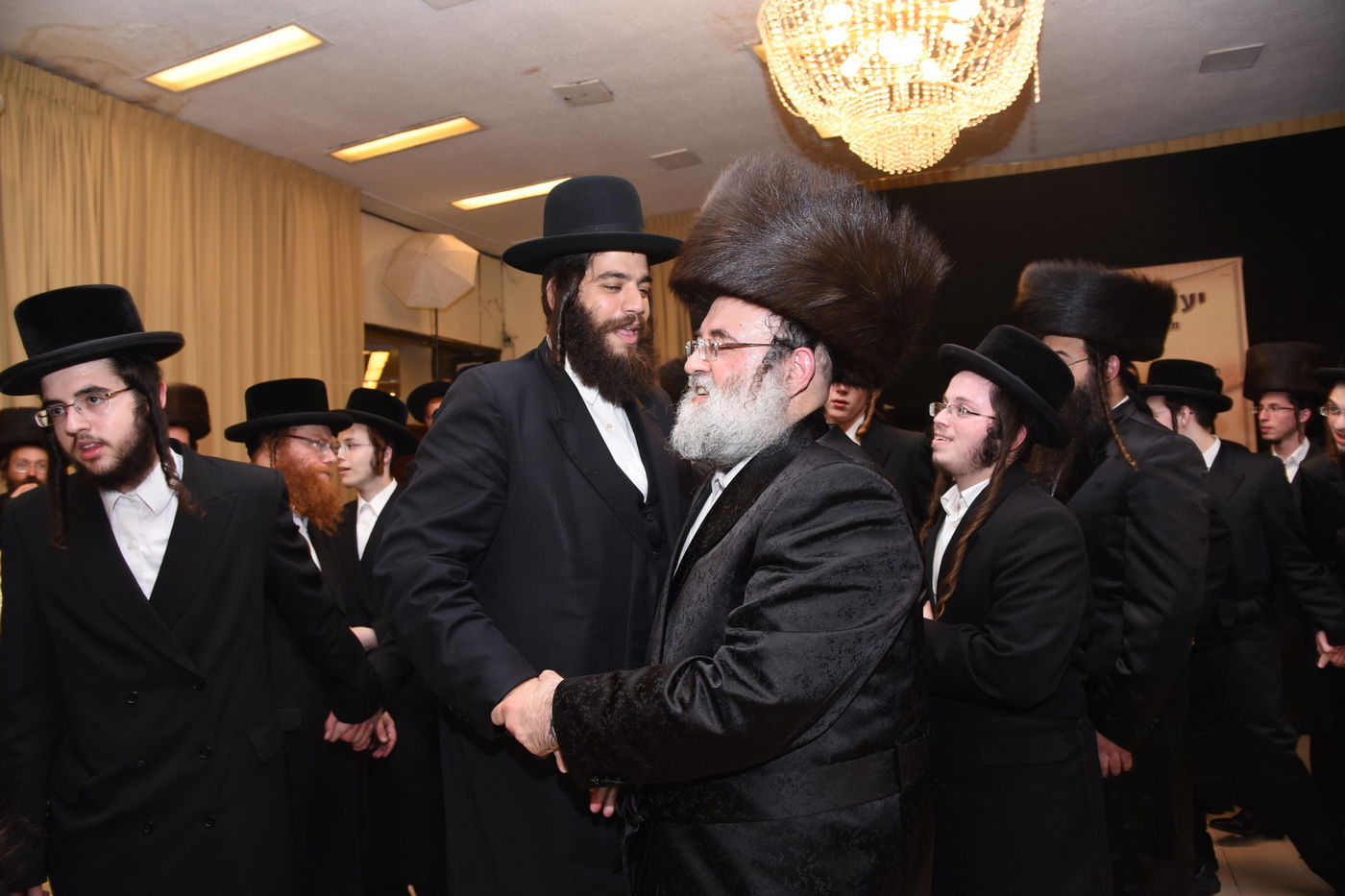 גלריה: חתונת בתו של הרב מרדכי בריסק