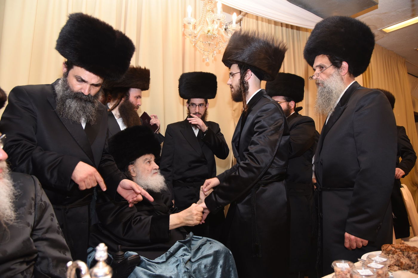 גלריה: חתונת בתו של הרב מרדכי בריסק