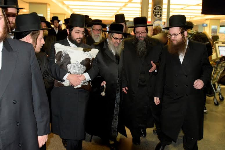 גלריה: ביקור בזק של הרבי מסאטמר בלונדון