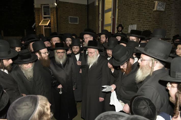 גלריה: ביקור בזק של הרבי מסאטמר בלונדון