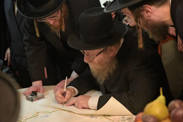 גלריה: ביקור בזק של הרבי מסאטמר בלונדון