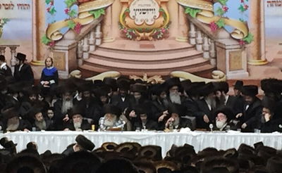 האחים מויז'ניץ רקדו בחתונת נכדי הרבי מויז'ניץ מונסי