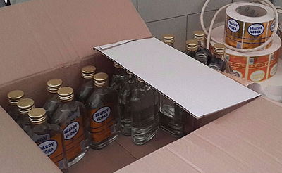 לא כשר: מפעל זייף אלפי בקבוקי וודקה עם "בית יוסף"