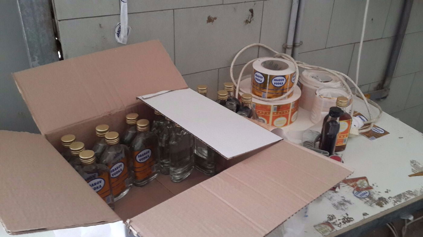 לא כשר: מפעל זייף אלפי בקבוקי וודקה עם "בית יוסף"