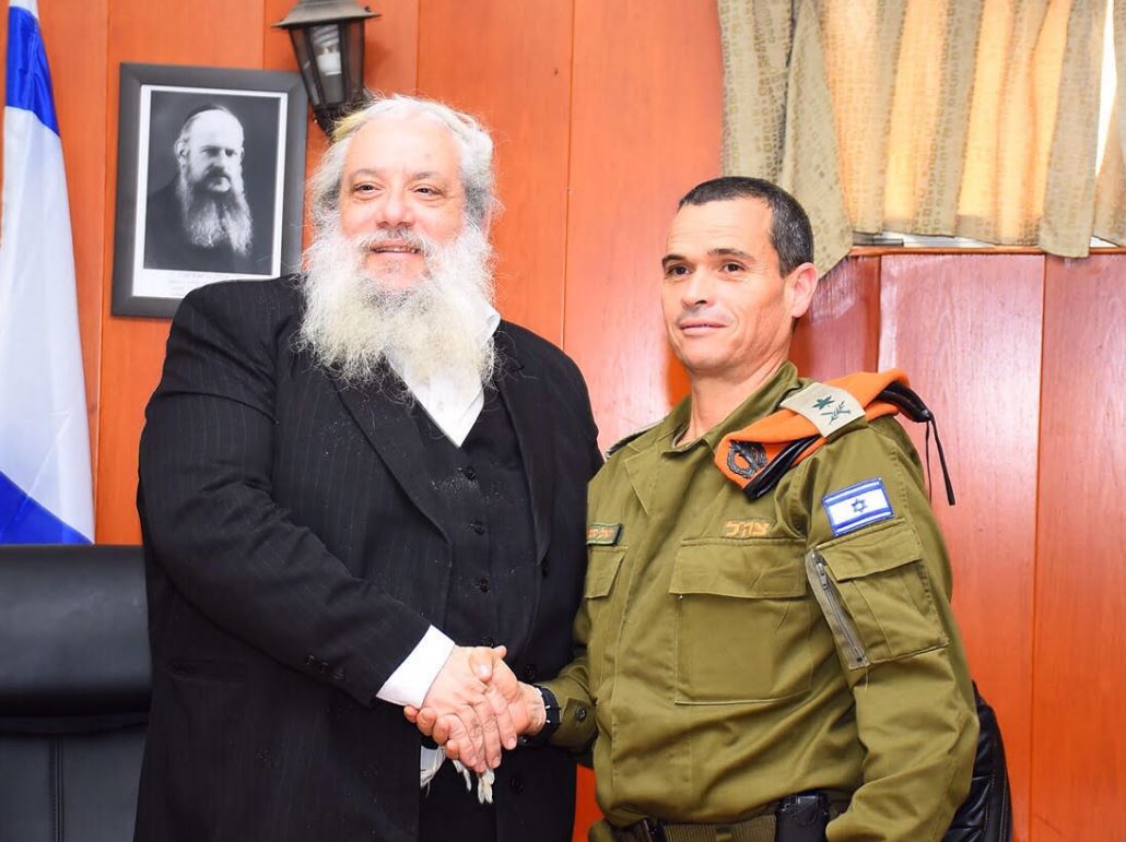 מפקד פיקוד העורף ביקר בעיריית בני ברק