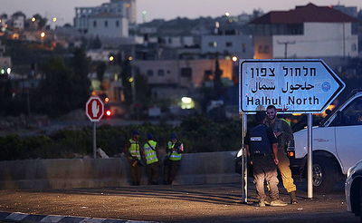 שוטר נפצע אנוש בפיגוע דריסה סמוך לחברון, המחבל חוסל